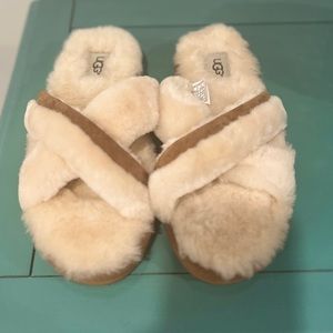 Ugg Sherpa Sheepskin Criss Cross Slippers NWOT
